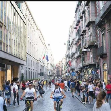 I Tre Re Via Toledo เนเปิลส์ ภายนอก รูปภาพ
