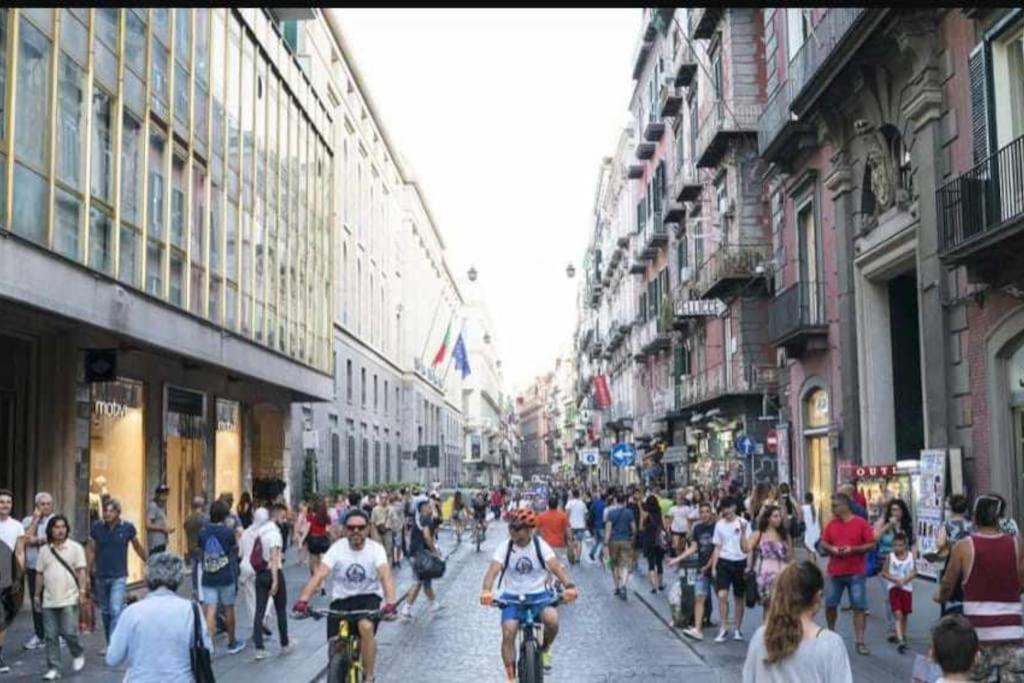 I Tre Re Via Toledo เนเปิลส์ ภายนอก รูปภาพ